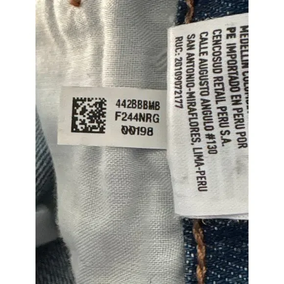 American Eagle Comfort Stretch Waistband Mom Short Destroyed Denim Size 6 - Picture 8 of 9